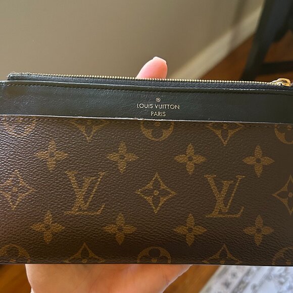 LOUIS VUITTON MONOGRAM SLIM WALLET - Picture 1 of 5